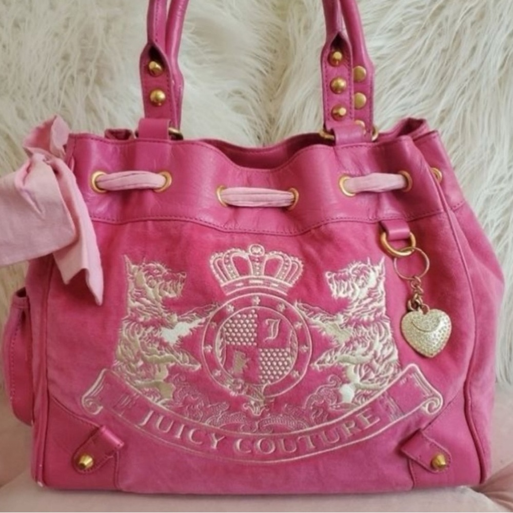 ISO juicy Couture daydreamers - Picture 2 of 3